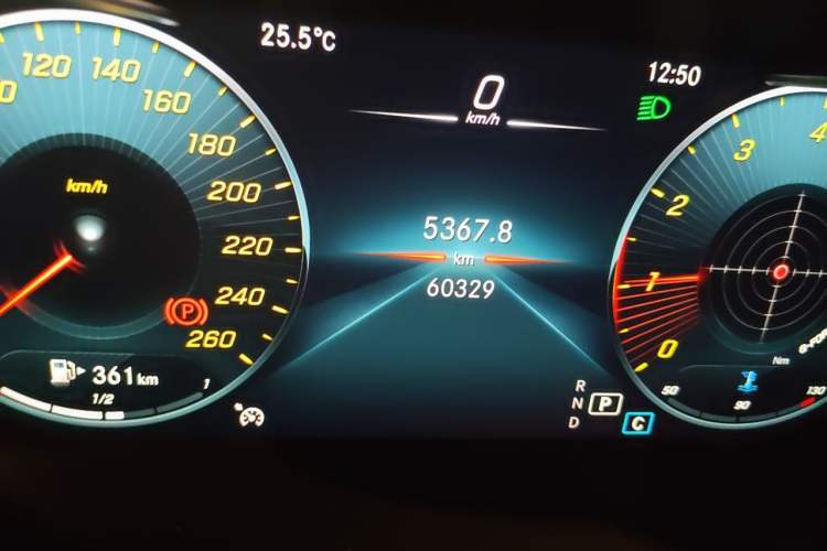 Used Mercedes-Benz GLC 2021 GLC 260 L 4MATIC Luxury Model Odometer Close Up