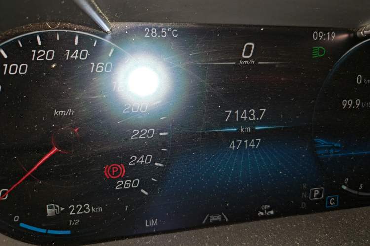 Used Mercedes-Benz GLC 2021 GLC 300 L 4MATIC Dynamic Model Odometer Close Up