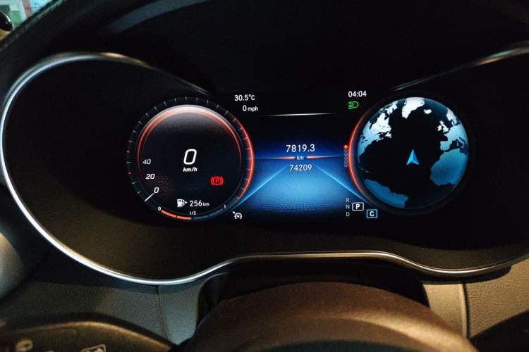 Used Mercedes-Benz GLC 2021 GLC 260 L 4MATIC Dynamic Edition Odometer Close Up