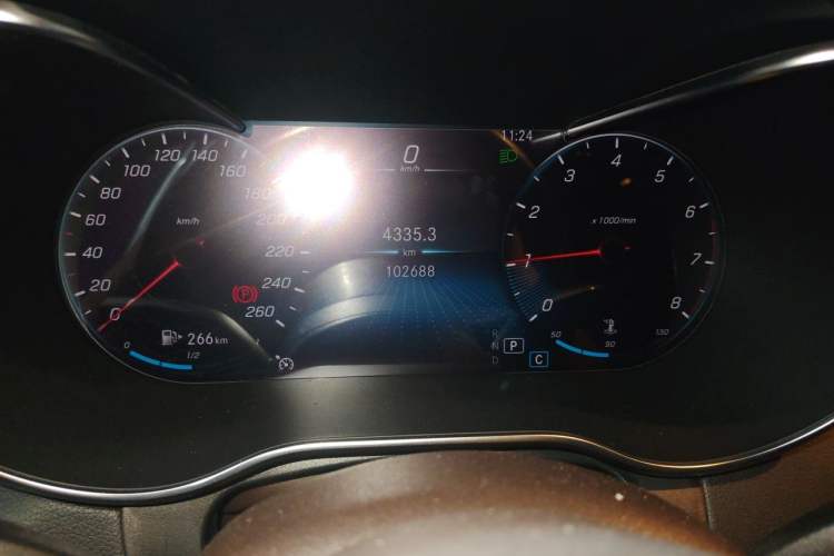 Used Mercedes-Benz GLC 2021 GLC 260 L 4MATIC Luxury Model Odometer Close Up