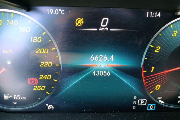 Used Mercedes-Benz GLC 2021 GLC 260 L 4MATIC Luxury Model Odometer Close Up
