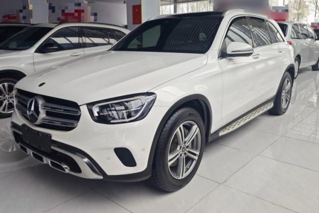 Ojetý Mercedes-Benz GLC 2021 GLC 260 L 4MATIC Dynamic Edition