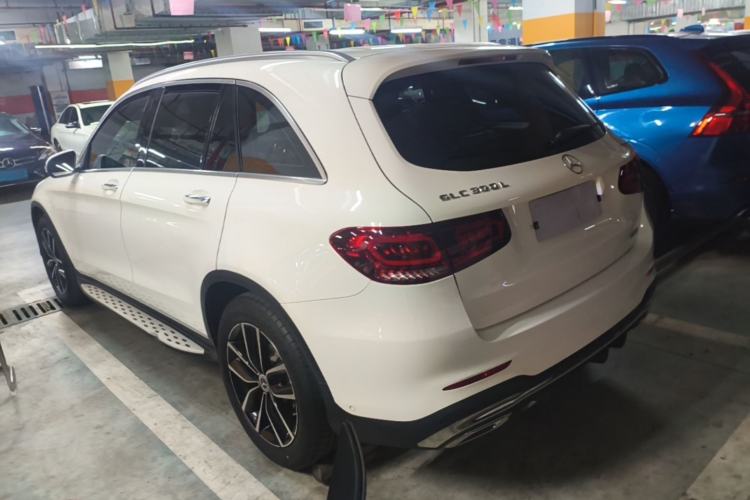 Mercedes-Benz GLC 260 L 2021 — фото 4