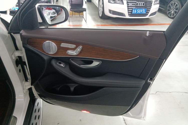 Used Mercedes-Benz GLC 2021 GLC 300 L 4MATIC Dynamic Model Right Front Door Interior