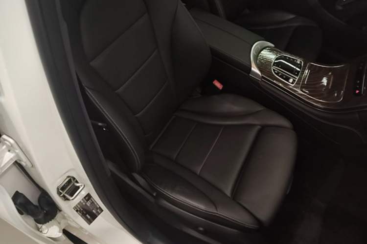 Used Mercedes-Benz GLC 2021 GLC 260 L 4MATIC Luxury Model Right Front Seat