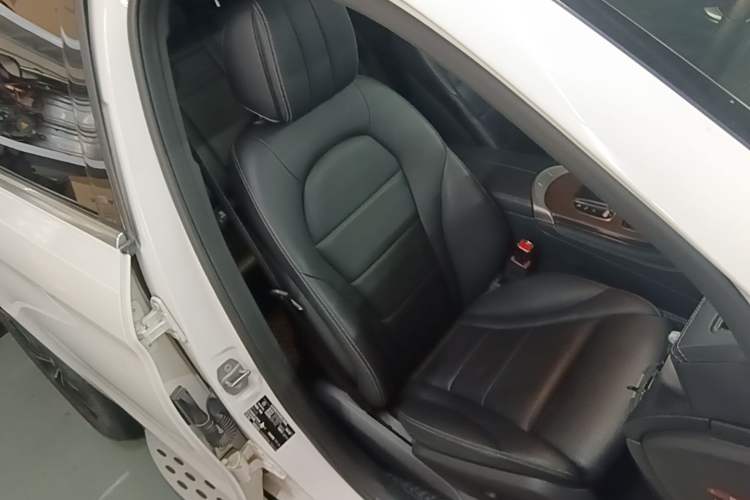 Used Mercedes-Benz GLC 2021 GLC 300 L 4MATIC Dynamic Model Right Front Seat