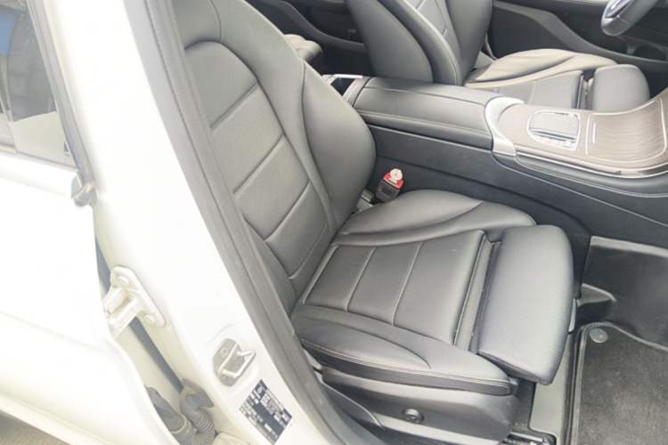 Used Mercedes-Benz GLC 2021 GLC 260 L 4MATIC Luxury Model Right Front Seat