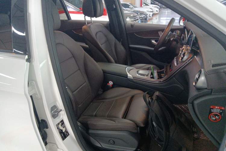Used Mercedes-Benz GLC 2021 GLC 300 L 4MATIC Dynamic Model Right Front Seat