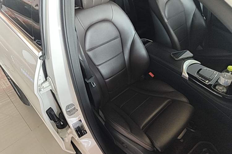 Used Mercedes-Benz GLC 2021 GLC 260 L 4MATIC Dynamic Edition Right Front Seat