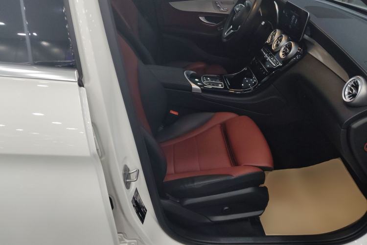 Used Mercedes-Benz GLC 2021 GLC 300 L 4MATIC Dynamic Model Right Front Seat
