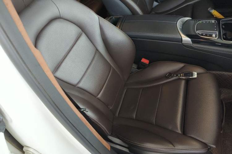 Used Mercedes-Benz GLC 2021 GLC 260 L 4MATIC Dynamic Edition Right Front Seat