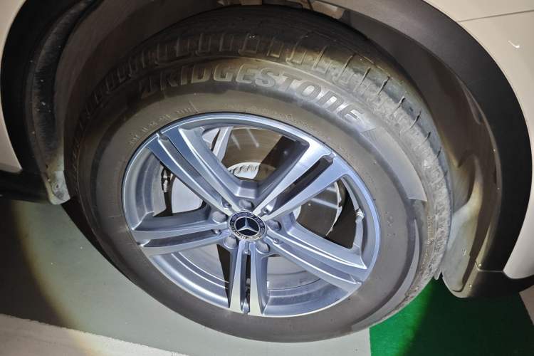 Used Mercedes-Benz GLC 2021 GLC 260 L 4MATIC Dynamic Edition Right Front Wheel Hub