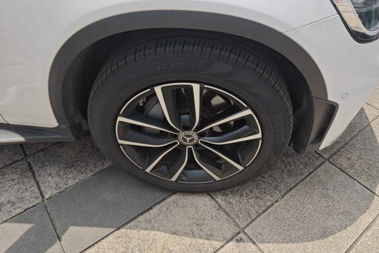 Used Mercedes-Benz GLC 2021 GLC 260 L 4MATIC Luxury Model Right Front Wheel Hub