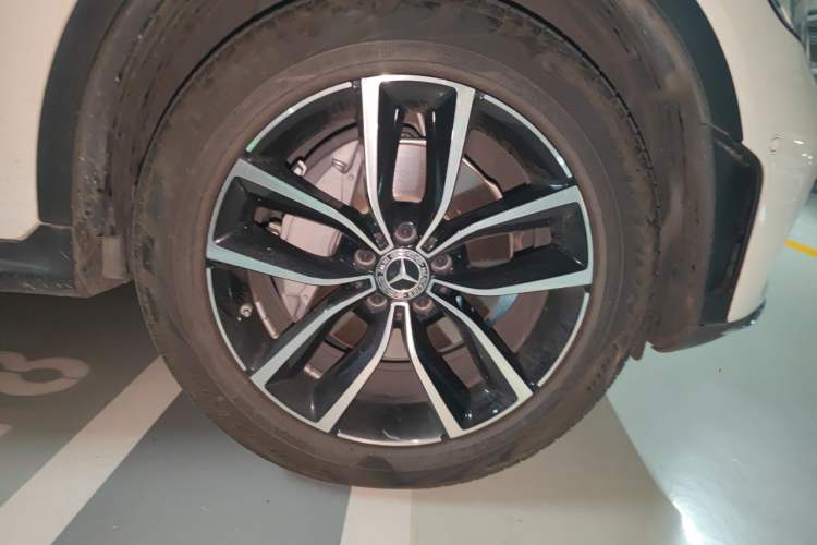 Used Mercedes-Benz GLC 2021 GLC 300 L 4MATIC Dynamic Model Right Front Wheel Hub