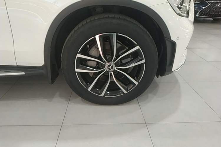 Used Mercedes-Benz GLC 2021 GLC 300 L 4MATIC Dynamic Model Right Front Wheel Hub