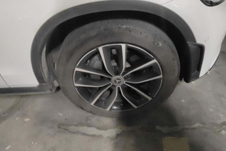 Used Mercedes-Benz GLC 2021 GLC 260 L 4MATIC Luxury Model Right Front Wheel Hub