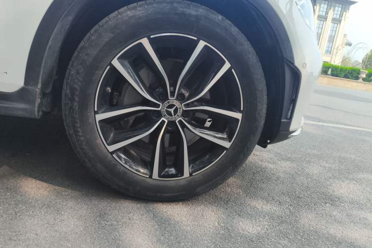 Used Mercedes-Benz GLC 2021 GLC 260 L 4MATIC Luxury Model Right Front Wheel Hub