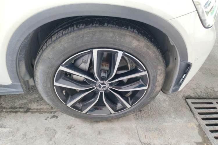 Used Mercedes-Benz GLC 2021 GLC 300 L 4MATIC Dynamic Model Right Front Wheel Hub