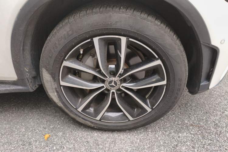 Used Mercedes-Benz GLC 2021 GLC 300 L 4MATIC Dynamic Model Right Front Wheel Hub