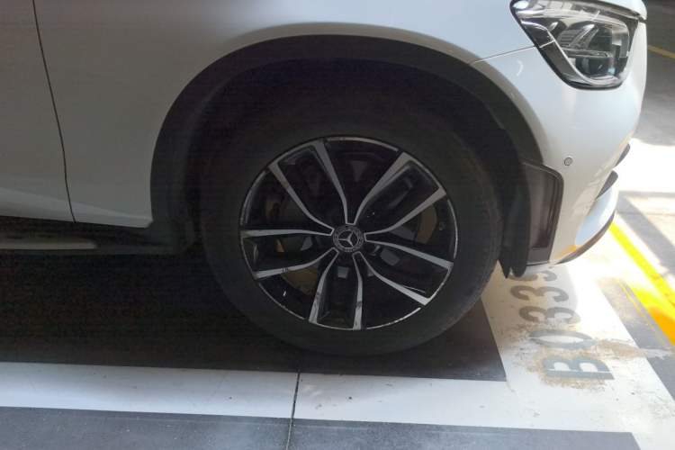 Used Mercedes-Benz GLC 2021 GLC 260 L 4MATIC Luxury Model Right Front Wheel Hub