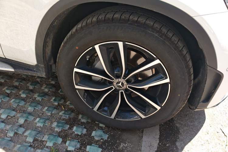 Used Mercedes-Benz GLC 2021 GLC 300 L 4MATIC Dynamic Model Right Front Wheel Hub