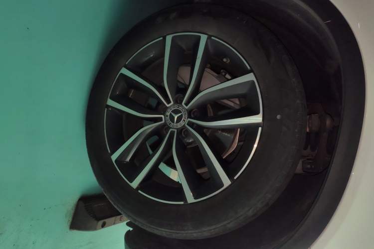Used Mercedes-Benz GLC 2021 GLC 300 L 4MATIC Dynamic Model Right Front Wheel Hub