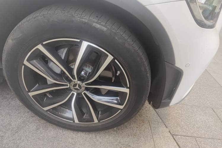 Used Mercedes-Benz GLC 2021 GLC 300 L 4MATIC Dynamic Model Right Front Wheel Hub