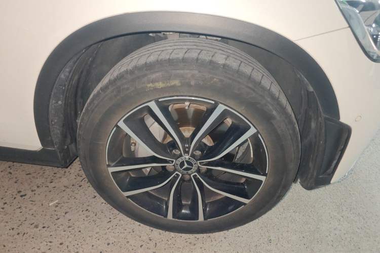 Used Mercedes-Benz GLC 2021 GLC 260 L 4MATIC Luxury Model Right Front Wheel Hub