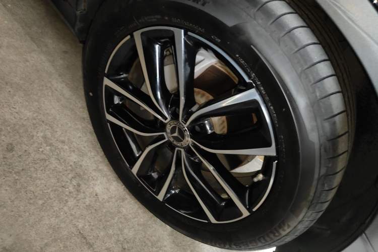 Used Mercedes-Benz GLC 2021 GLC 260 L 4MATIC Luxury Model Right Front Wheel Hub