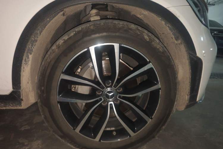 Used Mercedes-Benz GLC 2021 GLC 300 L 4MATIC Dynamic Model Right Front Wheel Hub