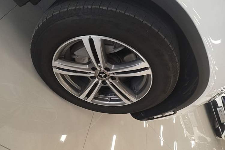 Used Mercedes-Benz GLC 2021 GLC 260 L 4MATIC Dynamic Edition Right Front Wheel Hub