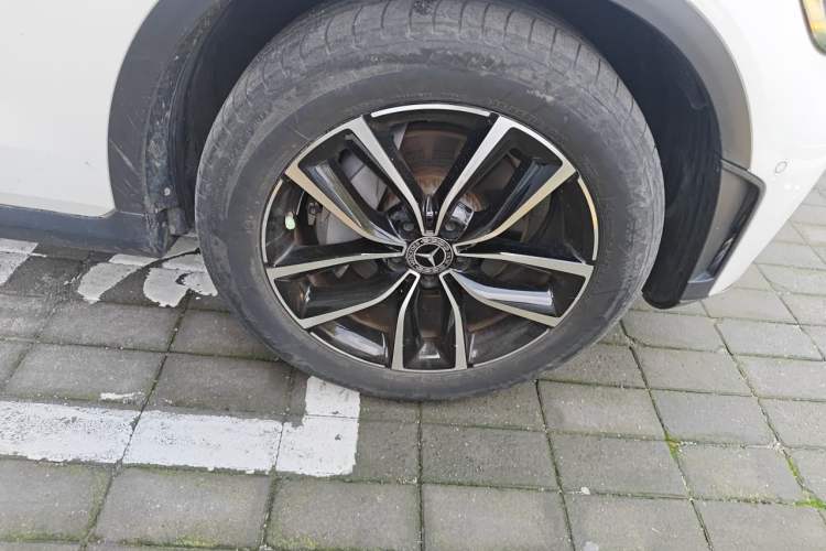 Used Mercedes-Benz GLC 2021 GLC 260 L 4MATIC Luxury Model Right Front Wheel Hub