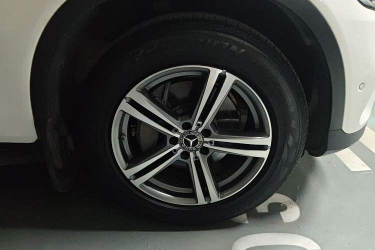 Used Mercedes-Benz GLC 2021 GLC 260 L 4MATIC Dynamic Edition Right Front Wheel Hub