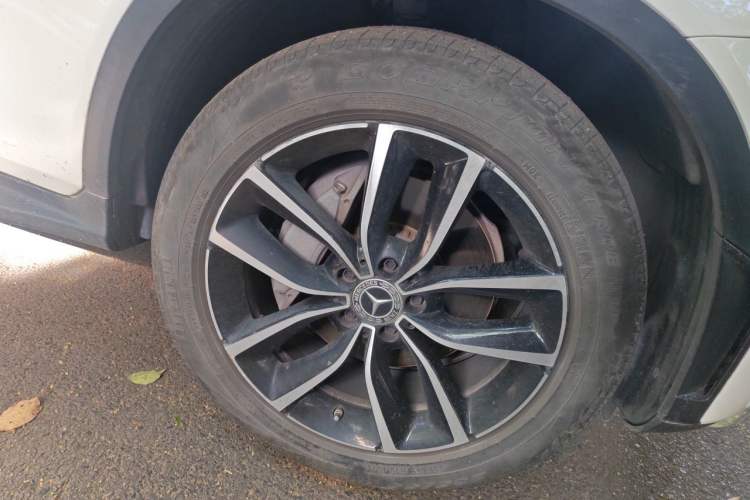 Used Mercedes-Benz GLC 2021 GLC 300 L 4MATIC Dynamic Model Right Front Wheel Hub