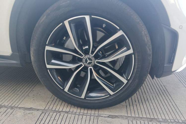 Used Mercedes-Benz GLC 2021 GLC 300 L 4MATIC Dynamic Model Right Front Wheel Hub