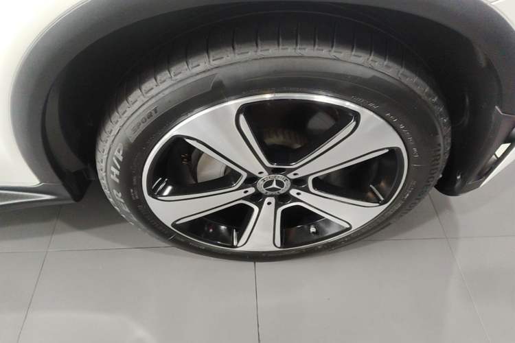 Used Mercedes-Benz GLC 2021 GLC 300 L 4MATIC Luxury Model Right Front Wheel Hub