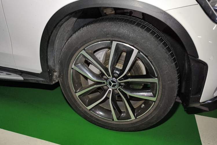 Used Mercedes-Benz GLC 2021 GLC 260 L 4MATIC Luxury Model Right Front Wheel Hub