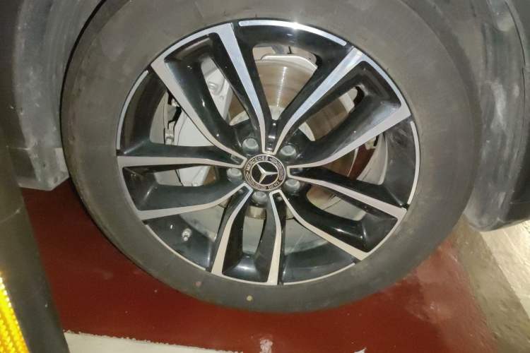 Used Mercedes-Benz GLC 2021 GLC 260 L 4MATIC Luxury Model Right Front Wheel Hub