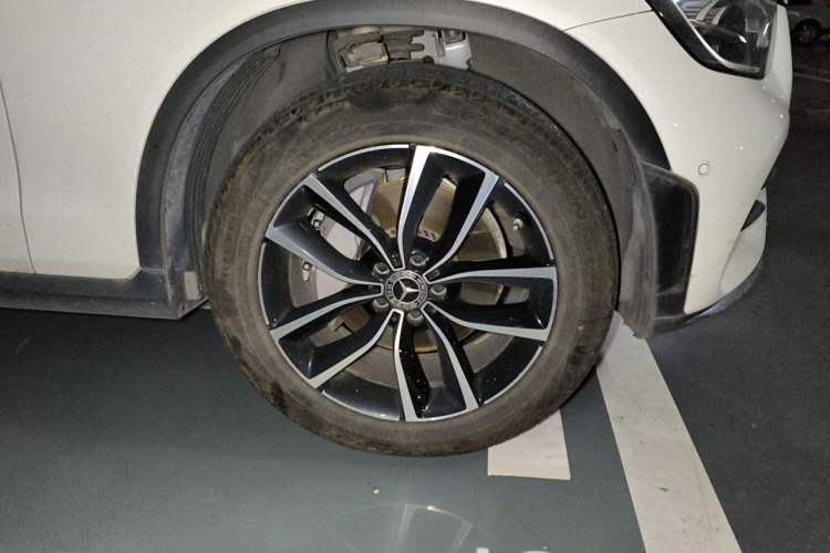 Used Mercedes-Benz GLC 2021 GLC 260 L 4MATIC Luxury Model Right Front Wheel Hub