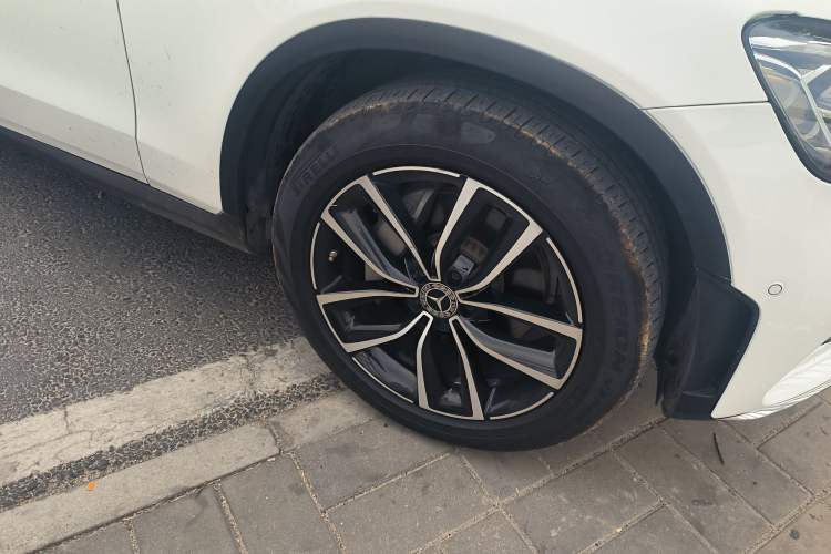 Used Mercedes-Benz GLC 2021 GLC 260 L 4MATIC Luxury Model Right Front Wheel Hub