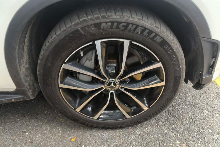 Used Mercedes-Benz GLC 2021 GLC 300 L 4MATIC Dynamic Model Right Front Wheel Hub