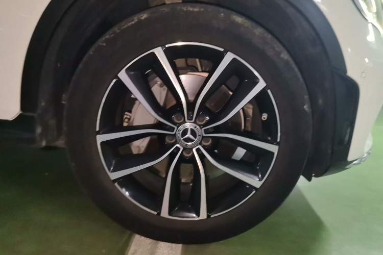 Used Mercedes-Benz GLC 2021 GLC 300 L 4MATIC Dynamic Model Right Front Wheel Hub