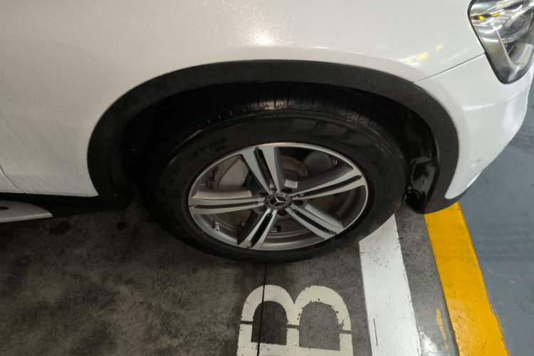 Used Mercedes-Benz GLC 2021 GLC 260 L 4MATIC Dynamic Edition Right Front Wheel Hub