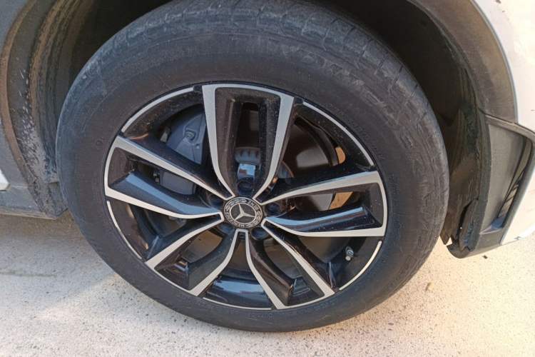 Used Mercedes-Benz GLC 2021 GLC 260 L 4MATIC Luxury Model Right Front Wheel Hub