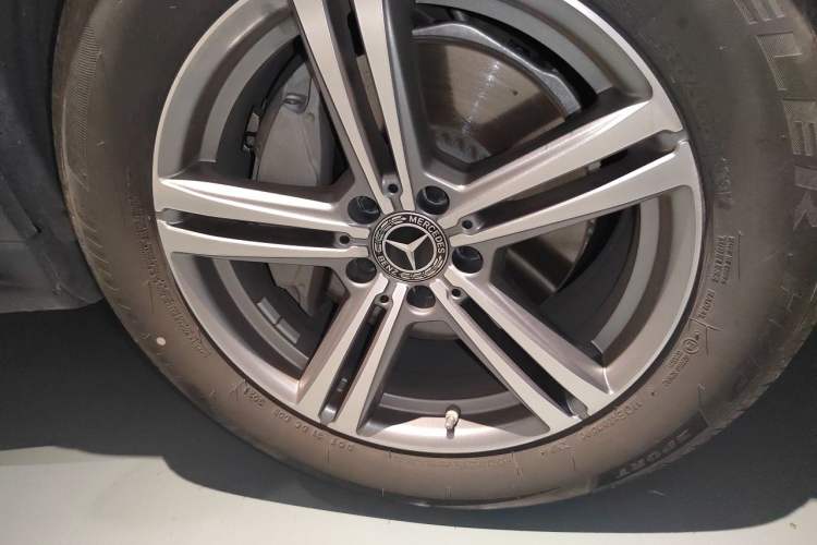 Used Mercedes-Benz GLC 2021 GLC 260 L 4MATIC Dynamic Edition Right Front Wheel Hub