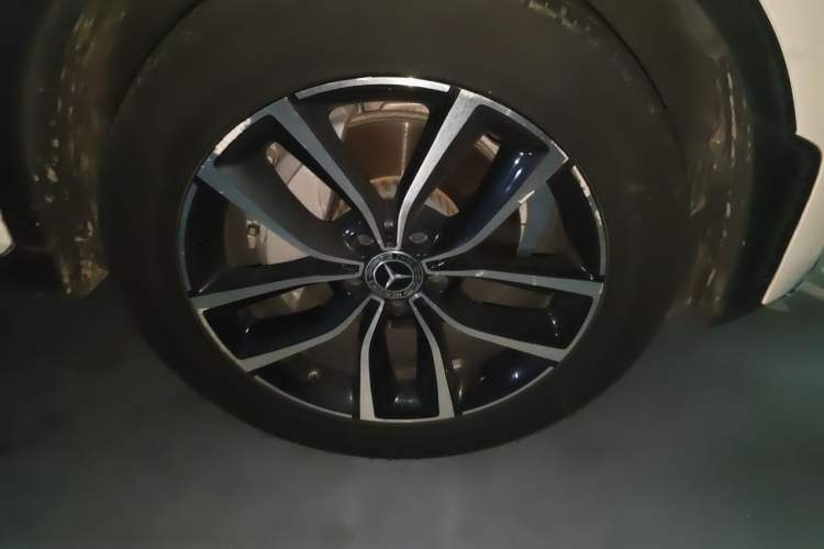 Used Mercedes-Benz GLC 2021 GLC 260 L 4MATIC Luxury Model Right Front Wheel Hub