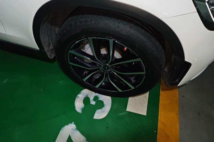 Used Mercedes-Benz GLC 2021 GLC 260 L 4MATIC Luxury Model Right Front Wheel Hub