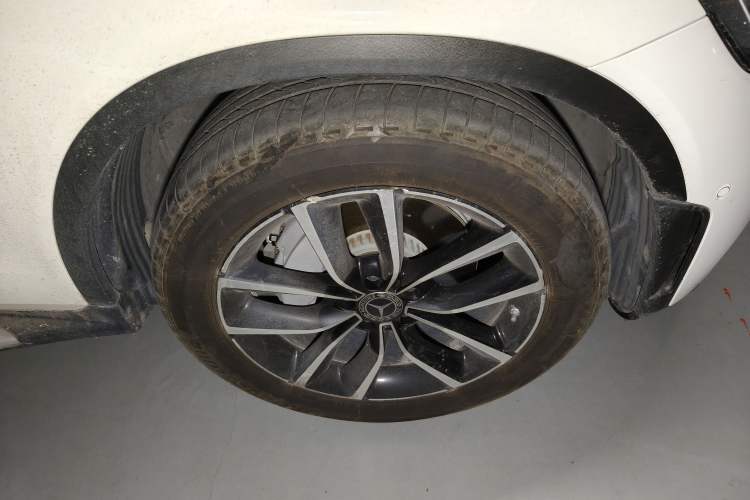 Used Mercedes-Benz GLC 2021 GLC 300 L 4MATIC Dynamic Model Right Front Wheel Hub