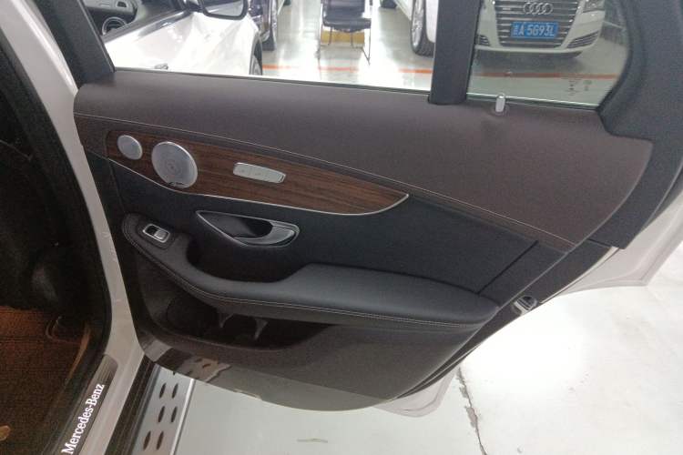 Used Mercedes-Benz GLC 2021 GLC 300 L 4MATIC Dynamic Model Right Rear Door Interior