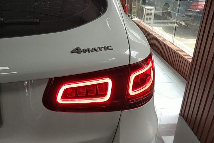 Used Mercedes-Benz GLC 2021 GLC 300 L 4MATIC Dynamic Model Right Rear Taillight